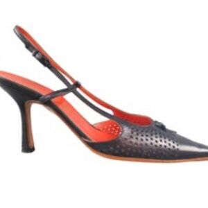 Preowned authentic Chanel heels navy blue